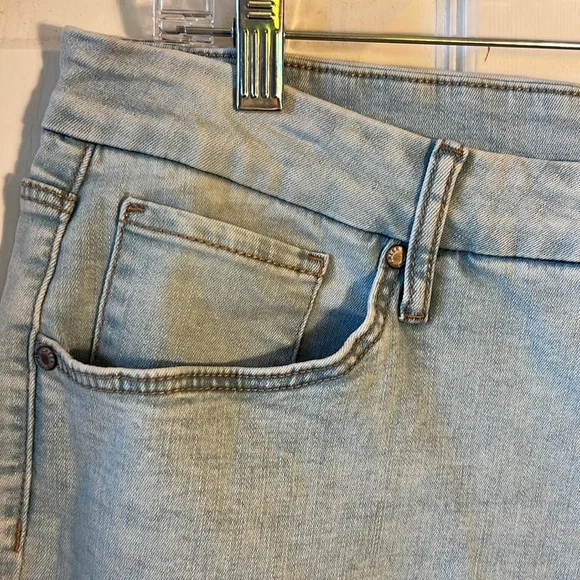 NWT Falls Creek women’s Bermuda shorts size 18 - Picture 3 of 7